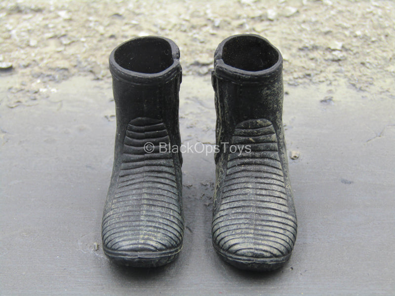 Load image into Gallery viewer, Black Weathered Diving Boots (Peg Type w/Pegs)
