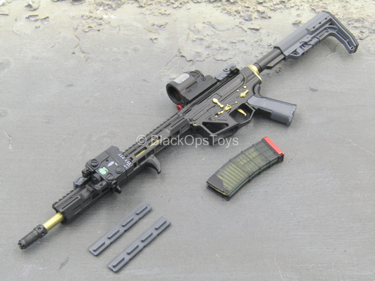 トップ ホットトイズ バットマン TECH COWL & SNIPER RIFLE アメコミ