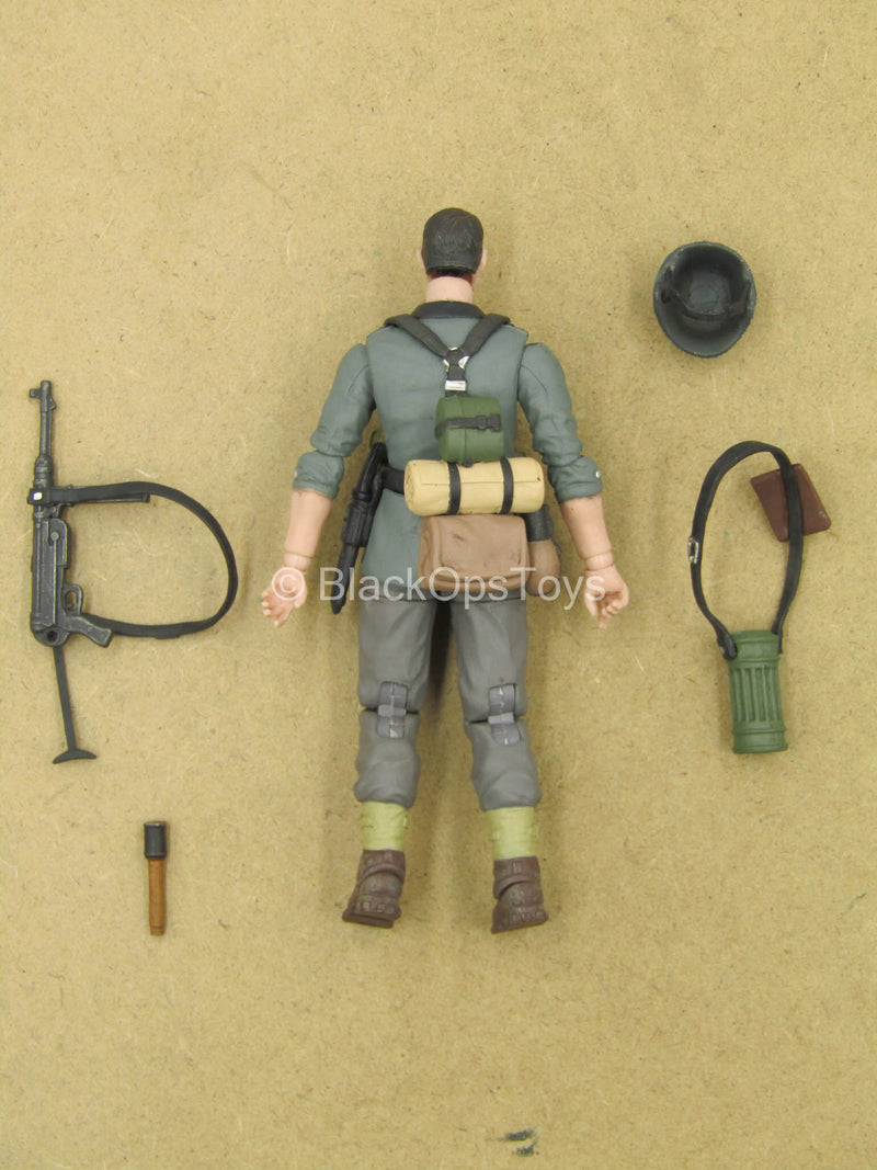 Load image into Gallery viewer, 1/18 - WWII - Wehrmacht Figure Type 4
