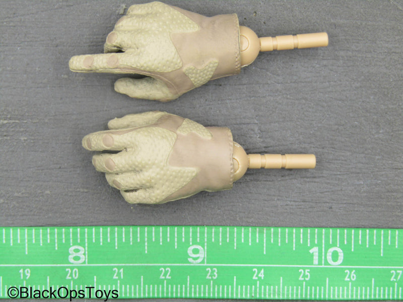 Load image into Gallery viewer, 75th Ranger Regiment - Tan Male Right Trigger Gloved Hand Set
