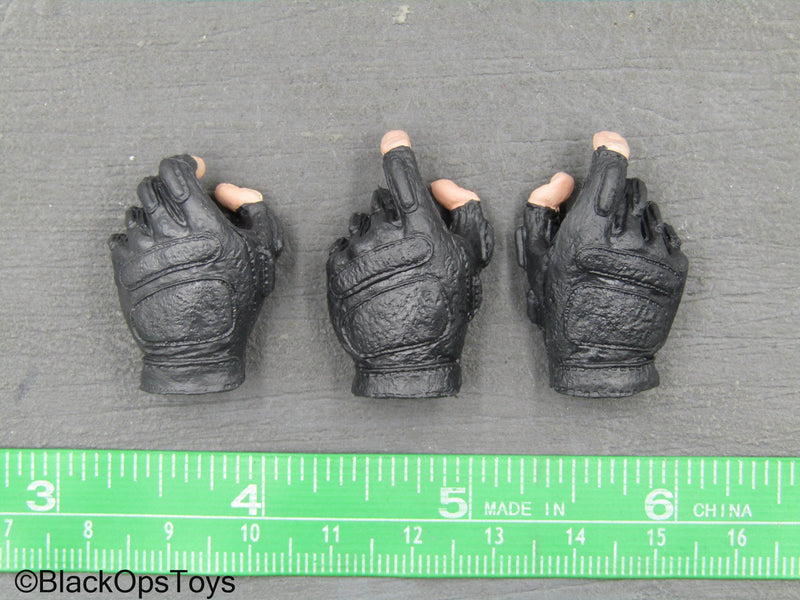 Load image into Gallery viewer, TsSN FSB Moscow Hostage Crisis - Male Fingerless Gloved Hand Set (x3)

