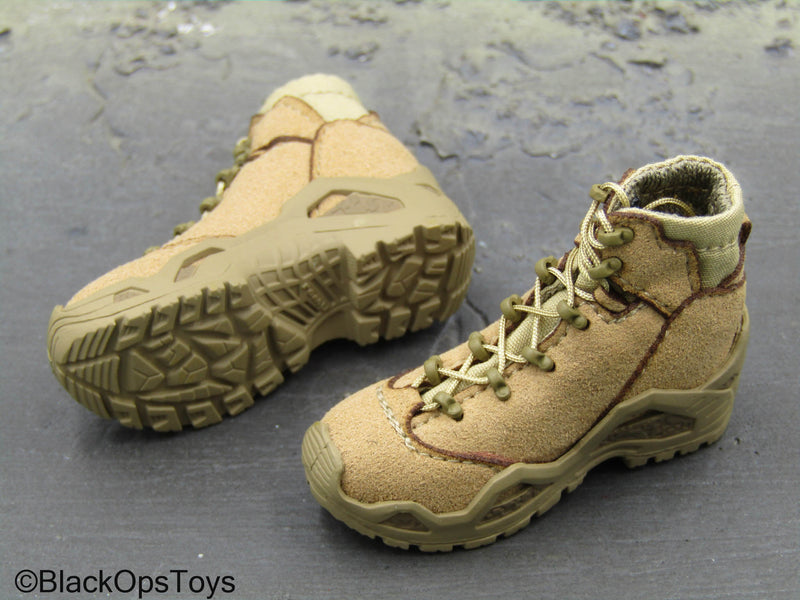 Load image into Gallery viewer, 75th Ranger Regiment - Tan Cloth Boots (Peg Type)
