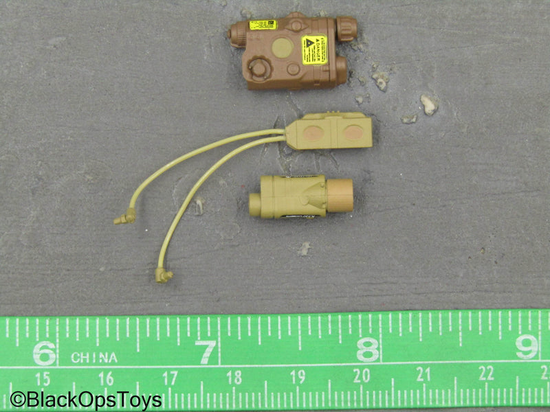 Load image into Gallery viewer, Special Forces - Brown PEQ w/Tan Pressure Switch &amp; Tac Light
