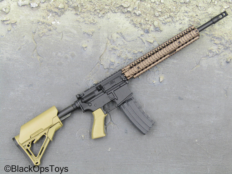 Load image into Gallery viewer, Special Forces - Black &amp; Tan M4 Assault Rifle w/60 Round Mag
