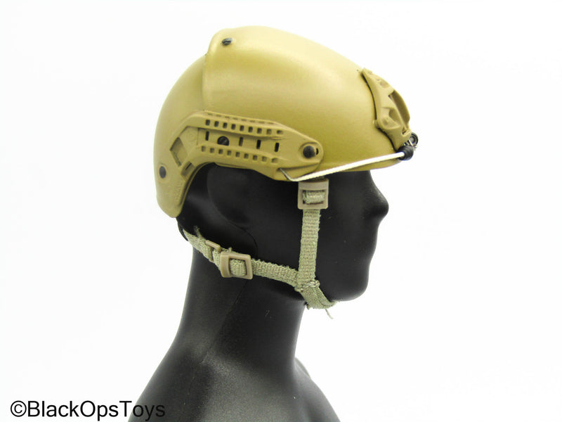 Load image into Gallery viewer, Special Forces - Tan Helmet
