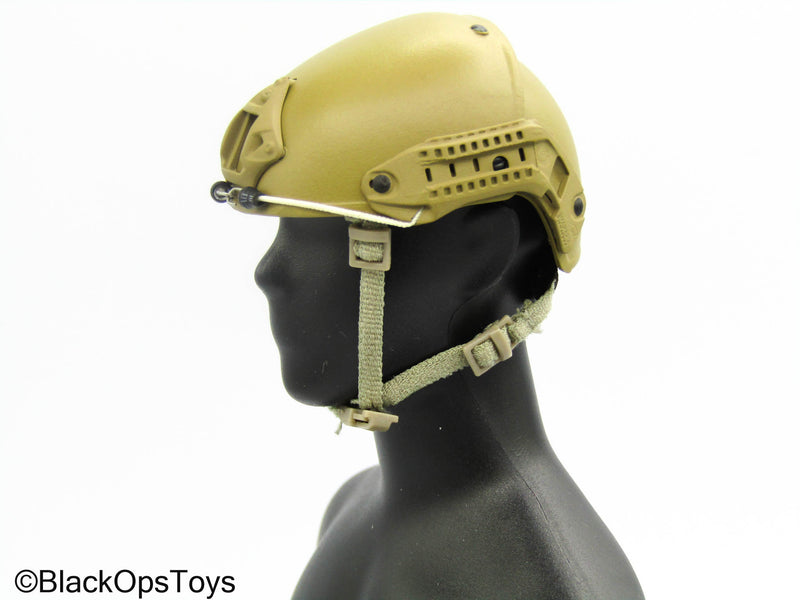 Load image into Gallery viewer, Special Forces - Tan Helmet
