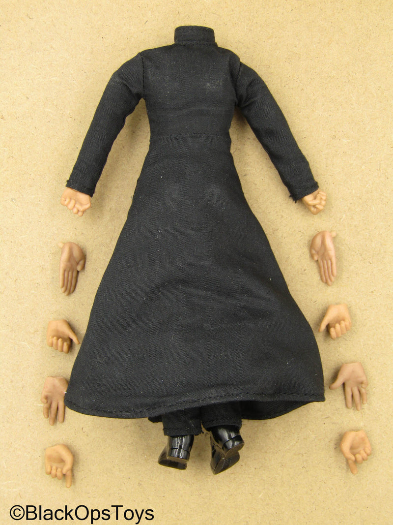Load image into Gallery viewer, 1/12 - The Matrix - Neo - Male Body w/Trench Coat, Boots &amp; Hands
