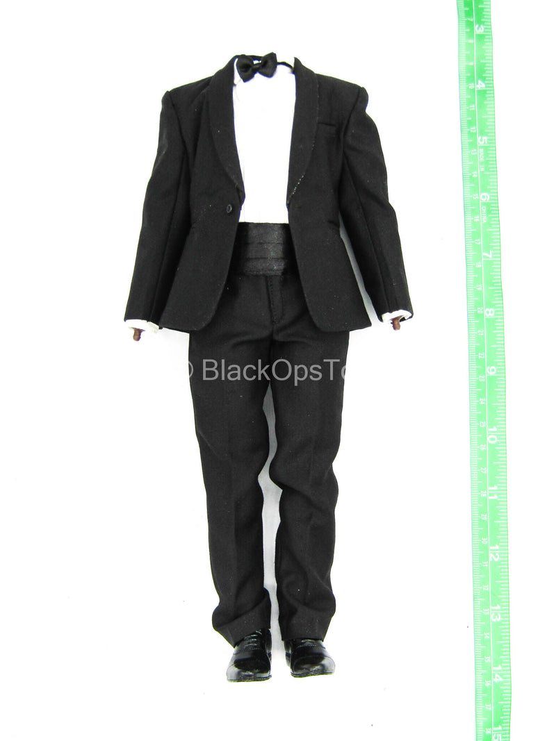 Load image into Gallery viewer, The Dark Knight - Lucius Fox - Male Dressed Body
