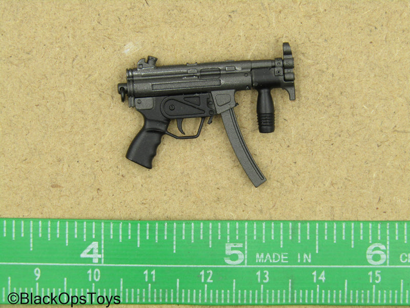 Load image into Gallery viewer, 1/12 - The Matrix - Neo - MP5K Submachine Gun
