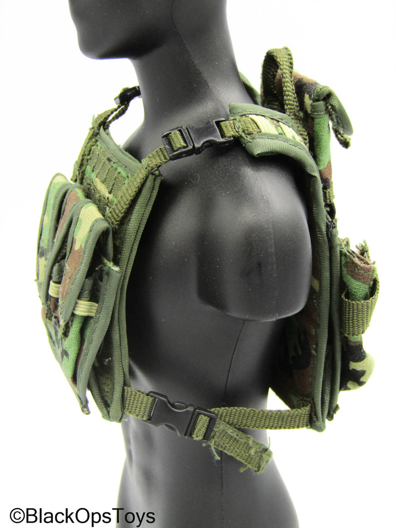 Load image into Gallery viewer, Woodland Plate Carrier Vest
