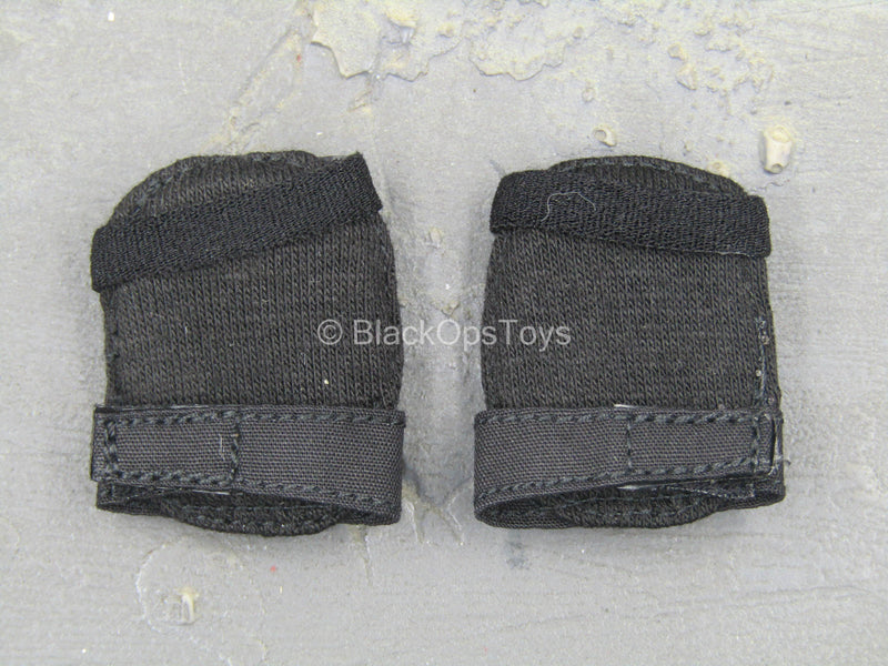 Load image into Gallery viewer, Rogue Survivor Anna - Black Knee Pads
