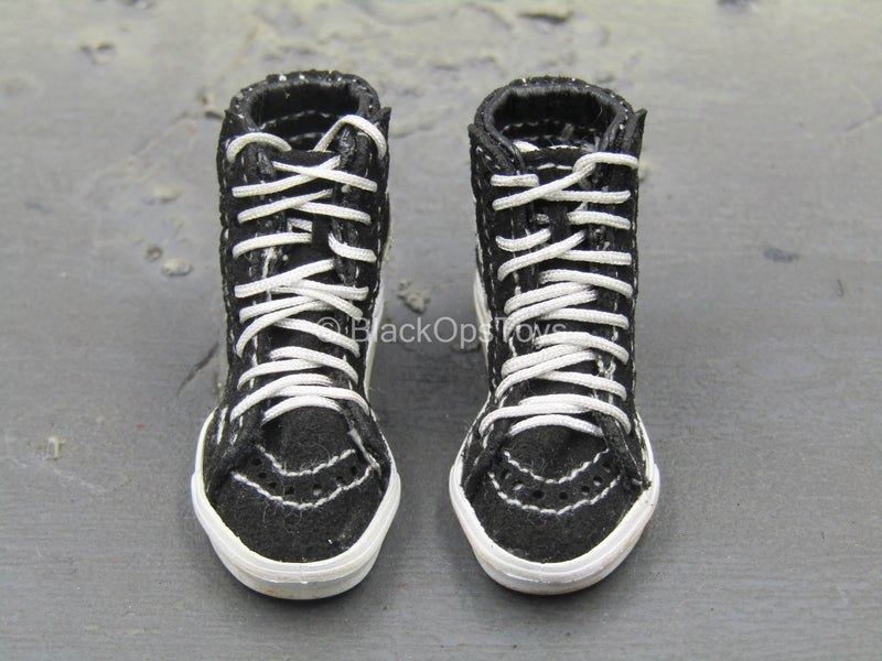 Load image into Gallery viewer, Rogue Survivor Anna - Female Base Body w/Shoes &amp; Headsculpt
