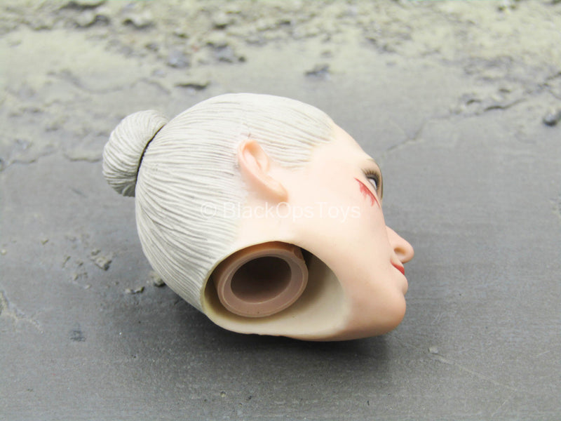 Load image into Gallery viewer, Rogue Survivor Anna - Female Head Sculpt
