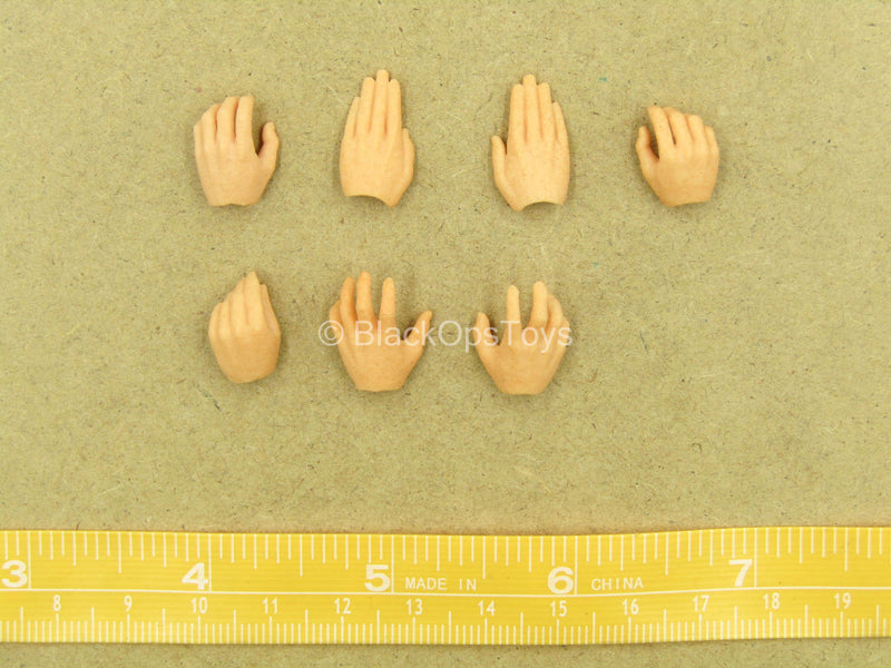 Load image into Gallery viewer, 1/12 - 1978 Superman - Male Hand Set
