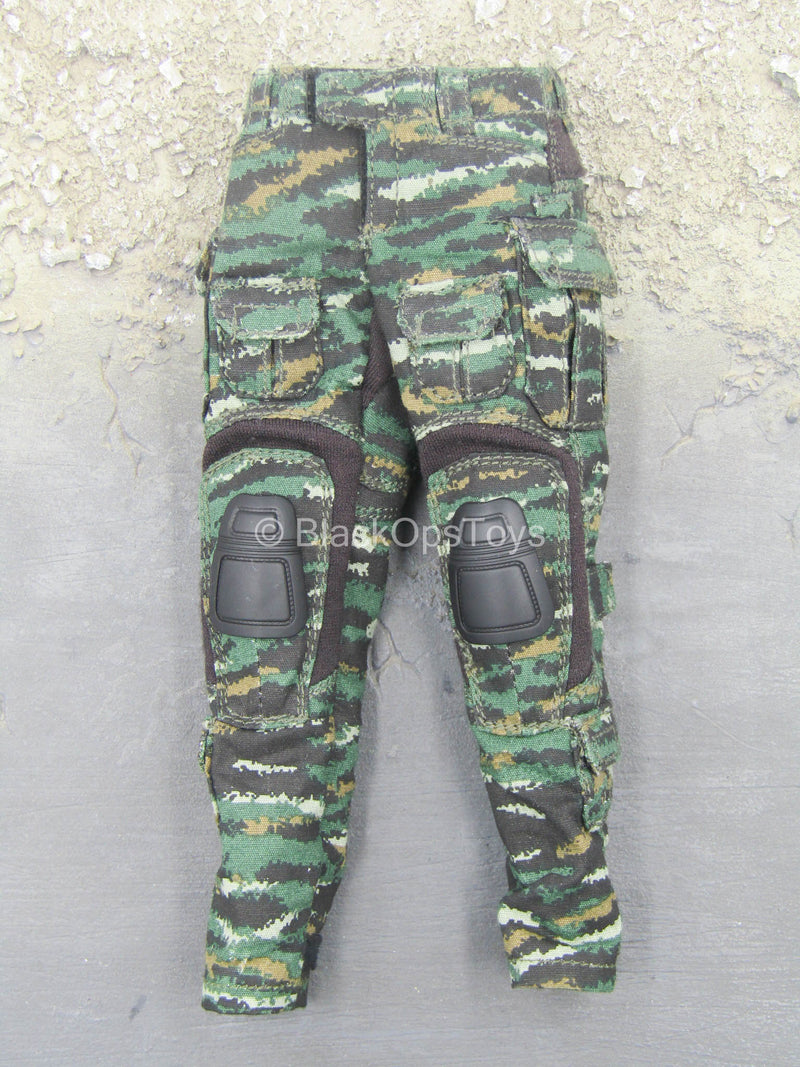 Load image into Gallery viewer, Snow Leopard Commando Unit - Chinese PLA Tiger Stripe Uniform Set
