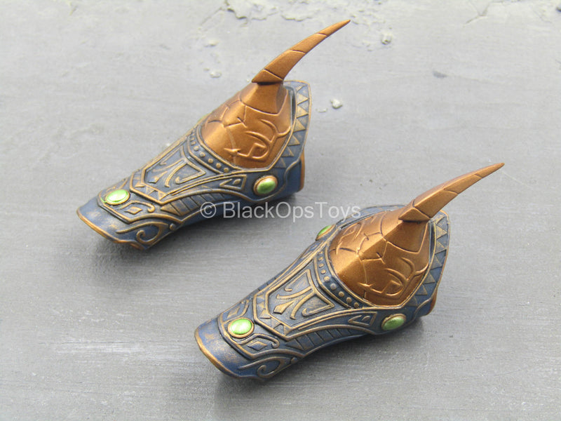 Load image into Gallery viewer, Anubis - Black &amp; Bronze Spiked Gauntlets
