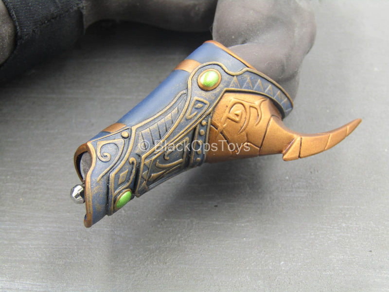 Load image into Gallery viewer, Anubis - Black &amp; Bronze Spiked Gauntlets
