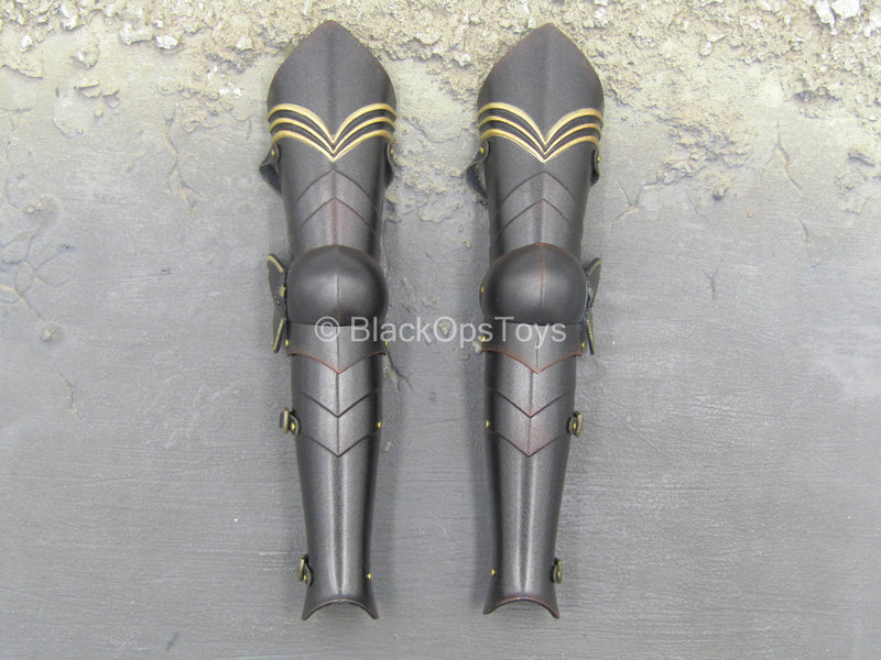 Load image into Gallery viewer, Dragon Knight - Black &amp; Gold Colored Metal Female Greaves
