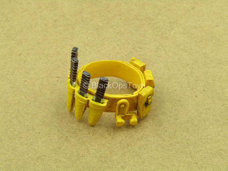 Load image into Gallery viewer, 1/12 - 19th Century Dark Knight - Yellow Utility Belt w/Knife Set
