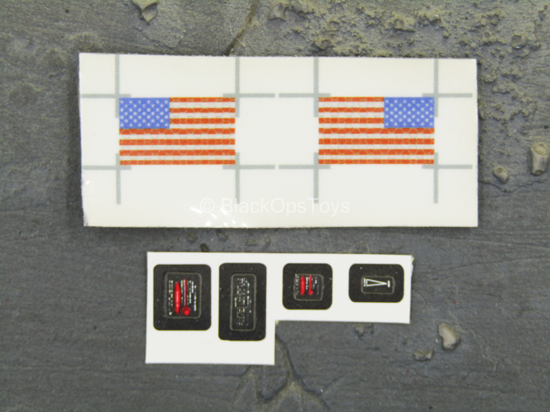 Load image into Gallery viewer, American Flag Patch (x2) w/Weapon Patches

