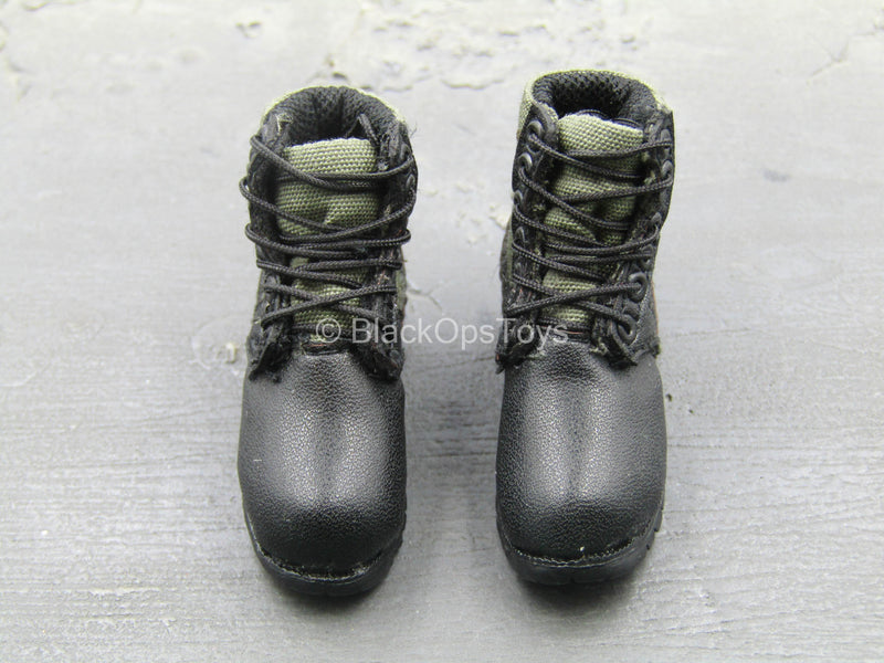 Load image into Gallery viewer, Halloween Killer - Black &amp; Green Female Boots (Foot Type)
