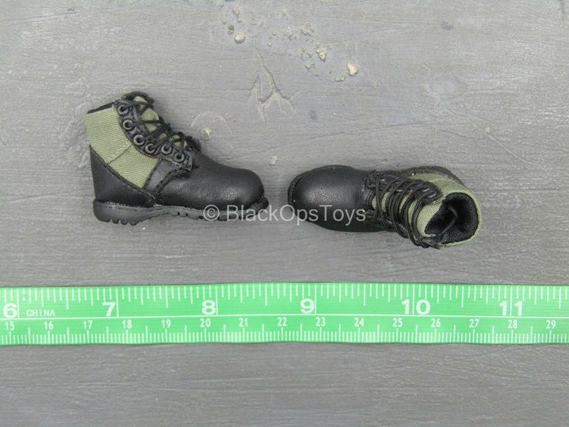 Load image into Gallery viewer, Halloween Killer - Black &amp; Green Female Boots (Foot Type)
