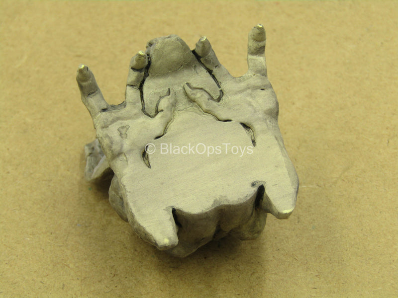 Load image into Gallery viewer, 1/12 - 19th Century Dark Knight - Gargoyle
