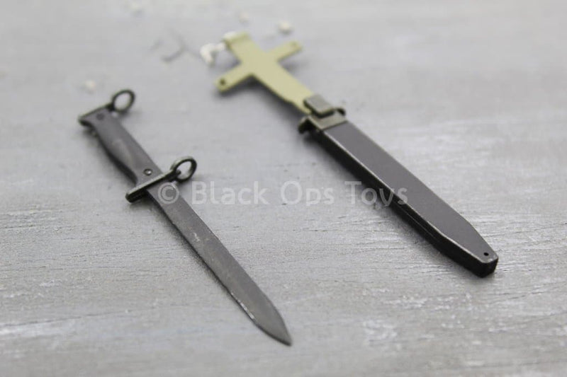 Load image into Gallery viewer, French Foreign Legion - Black Rifle Bayonet w/Sheath
