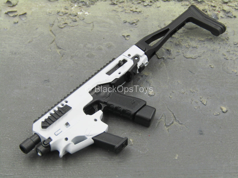 Load image into Gallery viewer, Rogue Survivor Anna - CAA MCK Pistol
