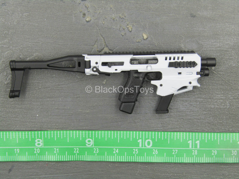 Load image into Gallery viewer, Rogue Survivor Anna - CAA MCK Pistol
