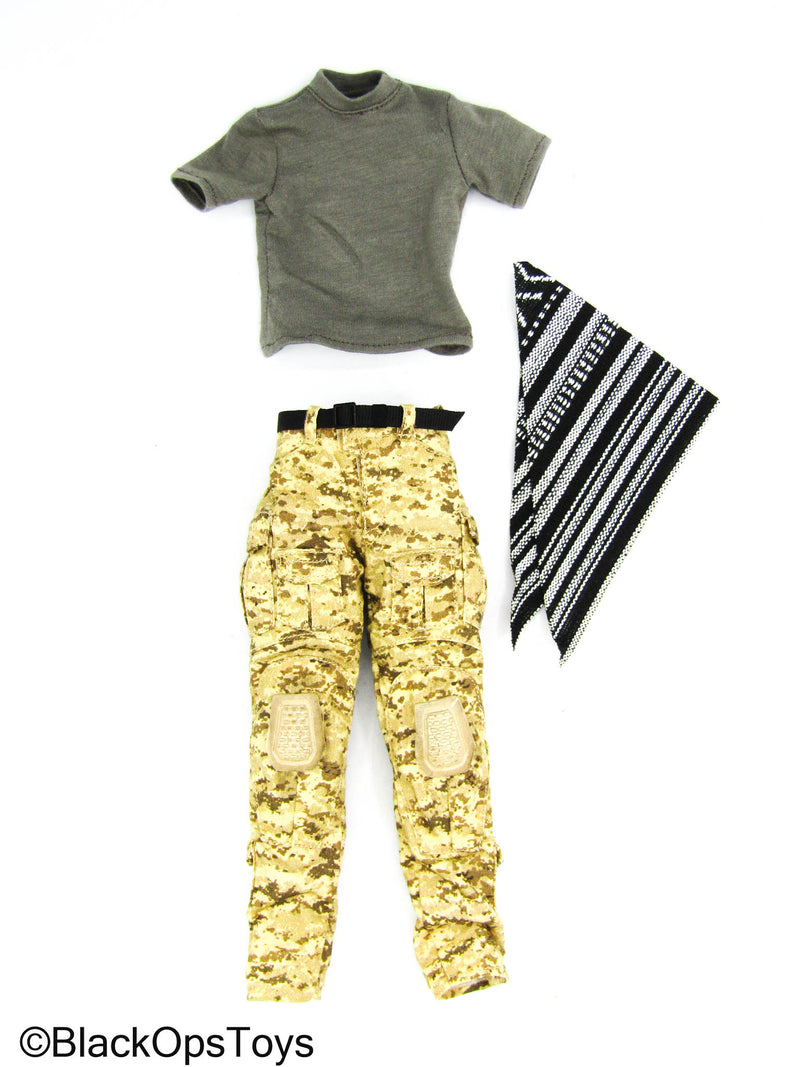 Load image into Gallery viewer, Pvt 1st Class Mike Winter Geronimo Ver - AOR1 Combat Pants w/Grey Shirt
