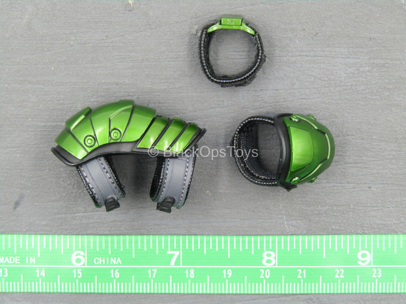 Load image into Gallery viewer, Spiderman - New Goblin - Green Arm Guards
