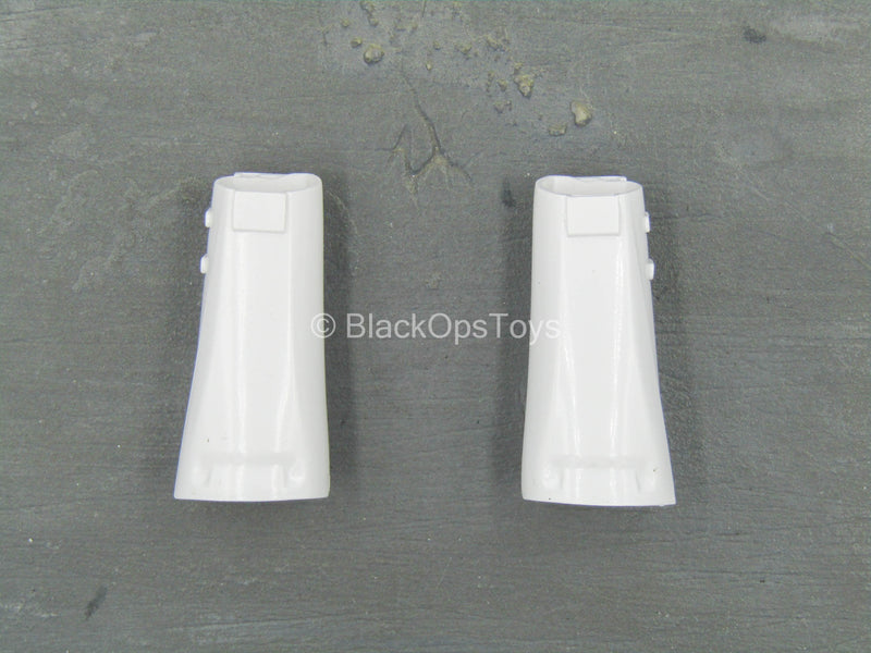 Load image into Gallery viewer, STAR WARS - Snowtrooper - White Forearm Guards
