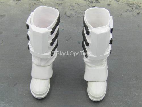 STAR WARS - Snowtrooper - Black & White Boots (Peg Type)