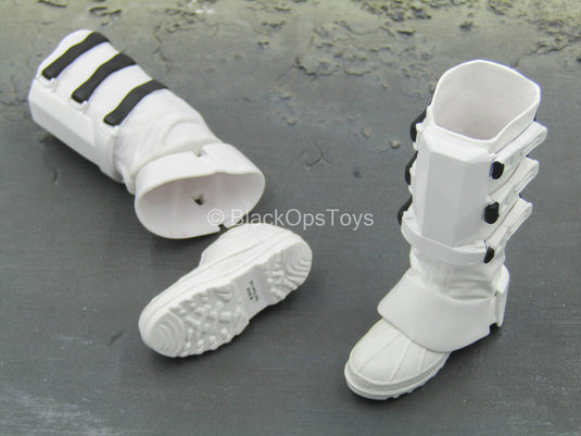 STAR WARS - Snowtrooper - Black & White Boots (Peg Type)
