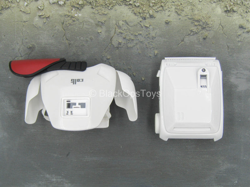 Load image into Gallery viewer, STAR WARS - Snowtrooper - White Chest Armor w/Red Pauldron
