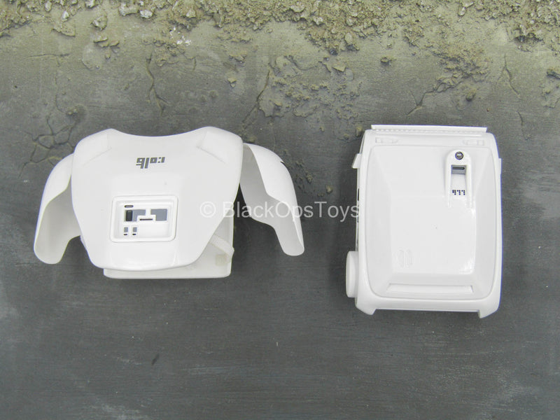 Load image into Gallery viewer, STAR WARS - Snowtrooper - White Chest Armor w/Backpack
