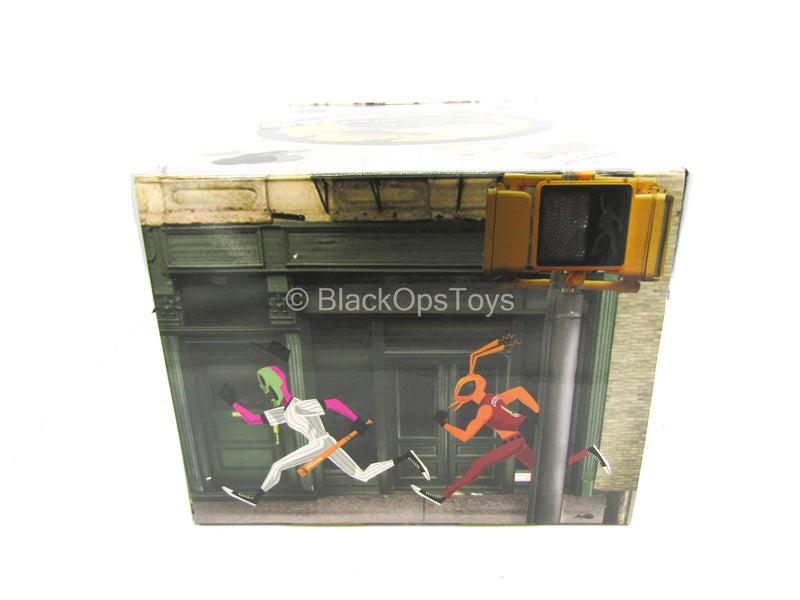 Load image into Gallery viewer, 1/12 - Mezco Con Bodega-Box Fall 2020 Exclusive - MINT IN BOX
