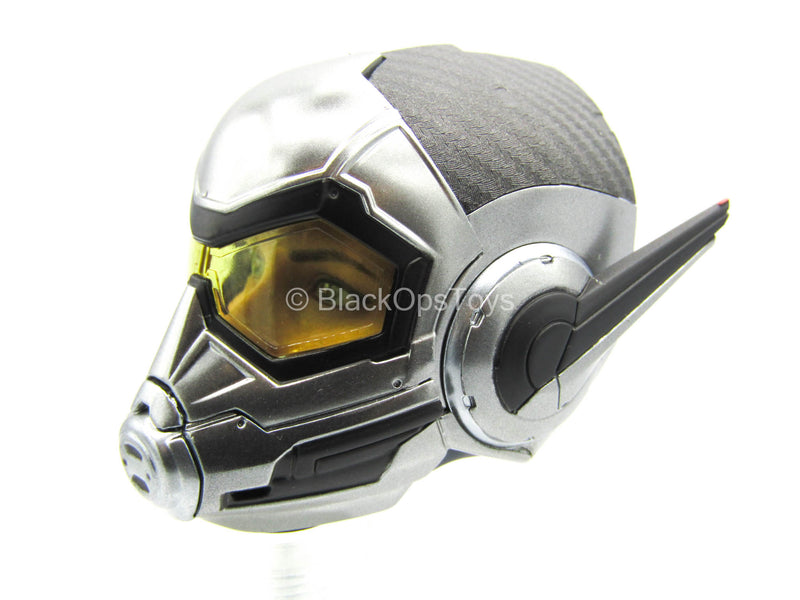 Load image into Gallery viewer, Ant-Man 2 - The Wasp - Female Masked Light-Up Head Sculpt
