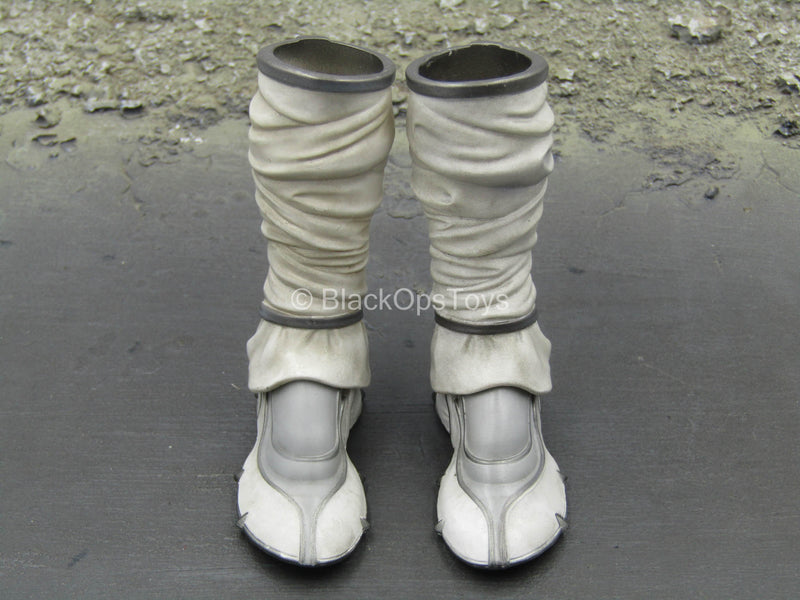 Load image into Gallery viewer, Storm Shadow - White Shoes w/Molded Leg Wraps (Peg Type)
