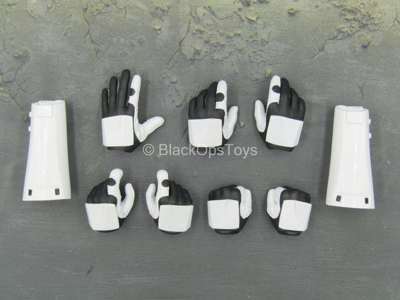 Load image into Gallery viewer, STAR WARS - Stormtrooper - Gloved Hand Set (x7) w/Forearm Guards
