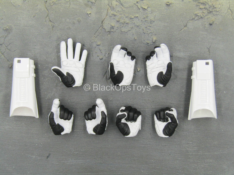 Load image into Gallery viewer, STAR WARS - Stormtrooper - Gloved Hand Set (x7) w/Forearm Guards
