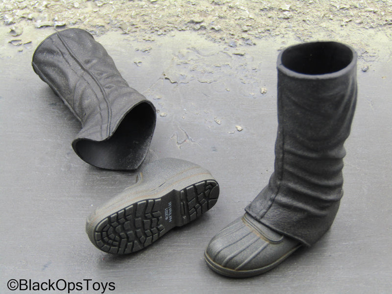 Load image into Gallery viewer, Star Wars Boba Fett - Black 2-Part Boots (Peg Type)
