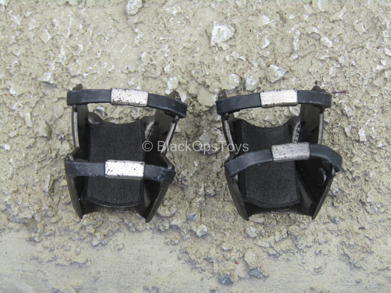 Load image into Gallery viewer, GI Joe - Snake Eyes - Armored Knee Pads
