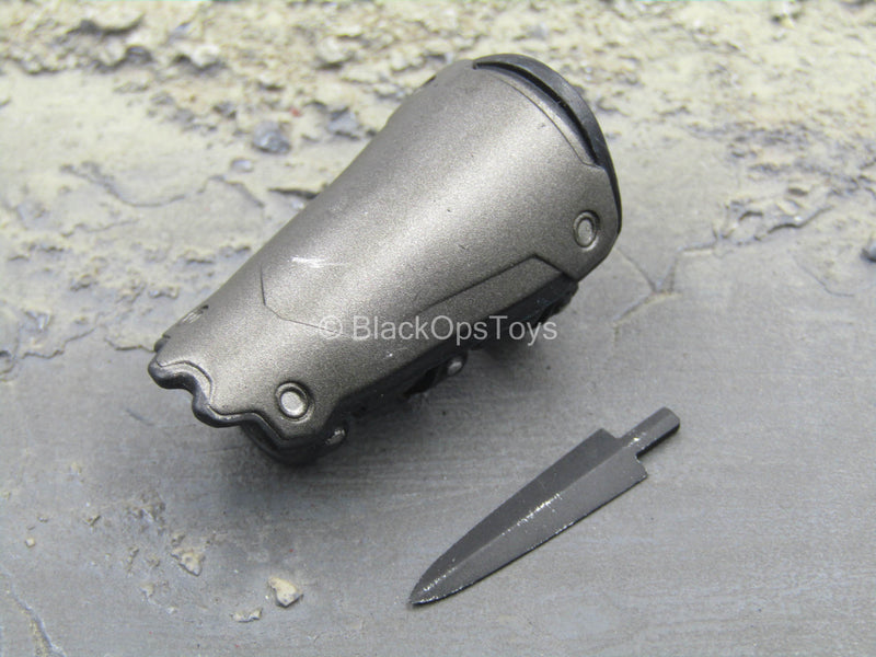 Load image into Gallery viewer, GI Joe - Snake Eyes - Forearm Gauntlet w/Blade
