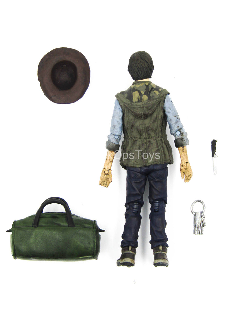 Load image into Gallery viewer, 5 INCH SCALE - TWD - Carl Grimes w/Survival Gear Set
