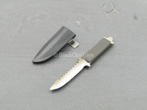 The Punisher - Metal Black Short Combat Knife w/Sheath