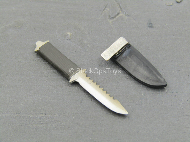 Load image into Gallery viewer, The Punisher - Metal Black Short Combat Knife w/Sheath
