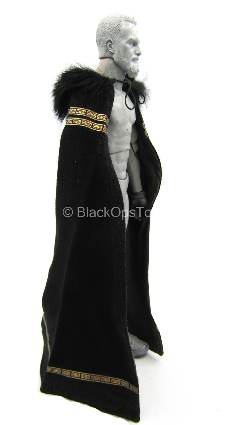 Load image into Gallery viewer, Horus Guardian of Pharaoh - Golden - Wired Cloak w/Fur-Like Lining
