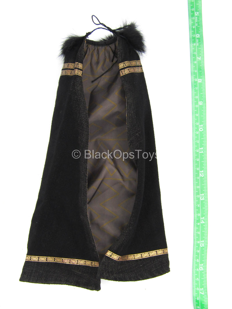 Load image into Gallery viewer, Horus Guardian of Pharaoh - Golden - Wired Cloak w/Fur-Like Lining
